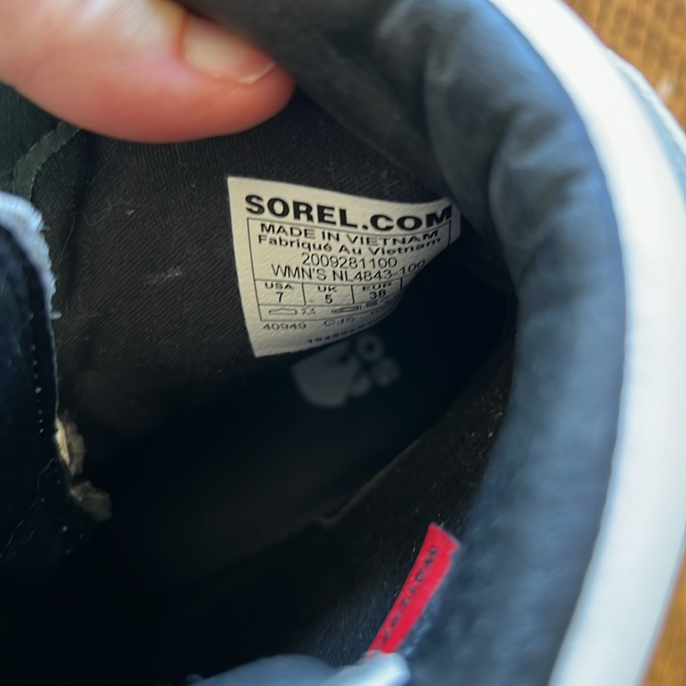 Sorel “Lennox”waterproof white boots - Picture 7 of 8
